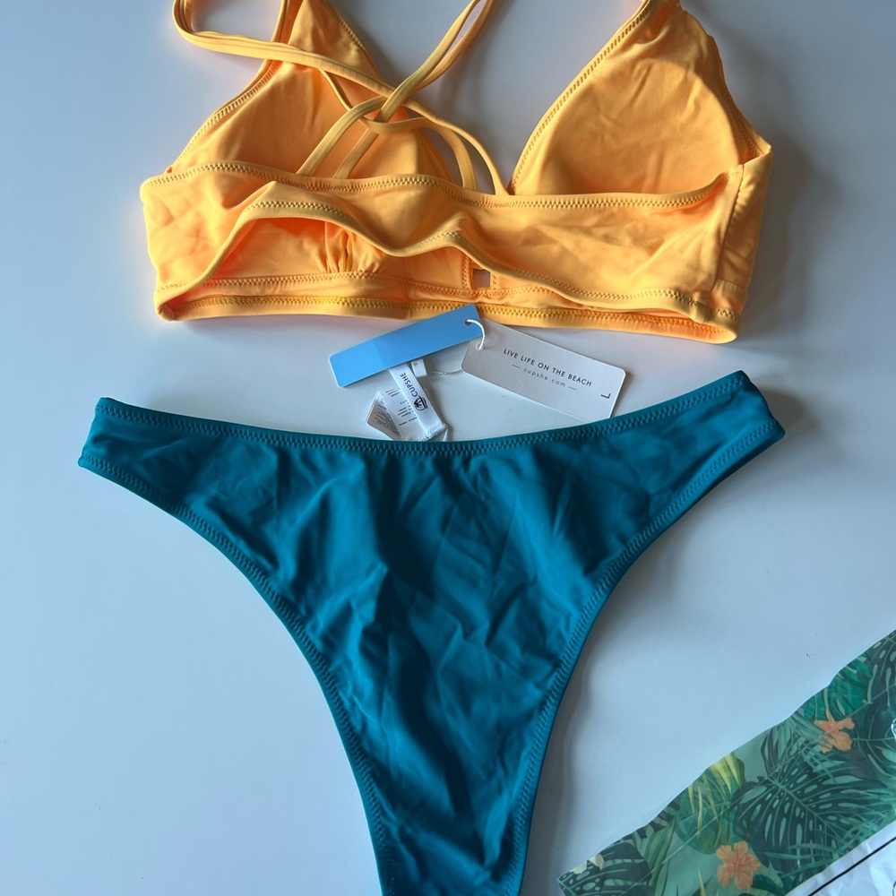 Cupshe bikini, size large, new with tags